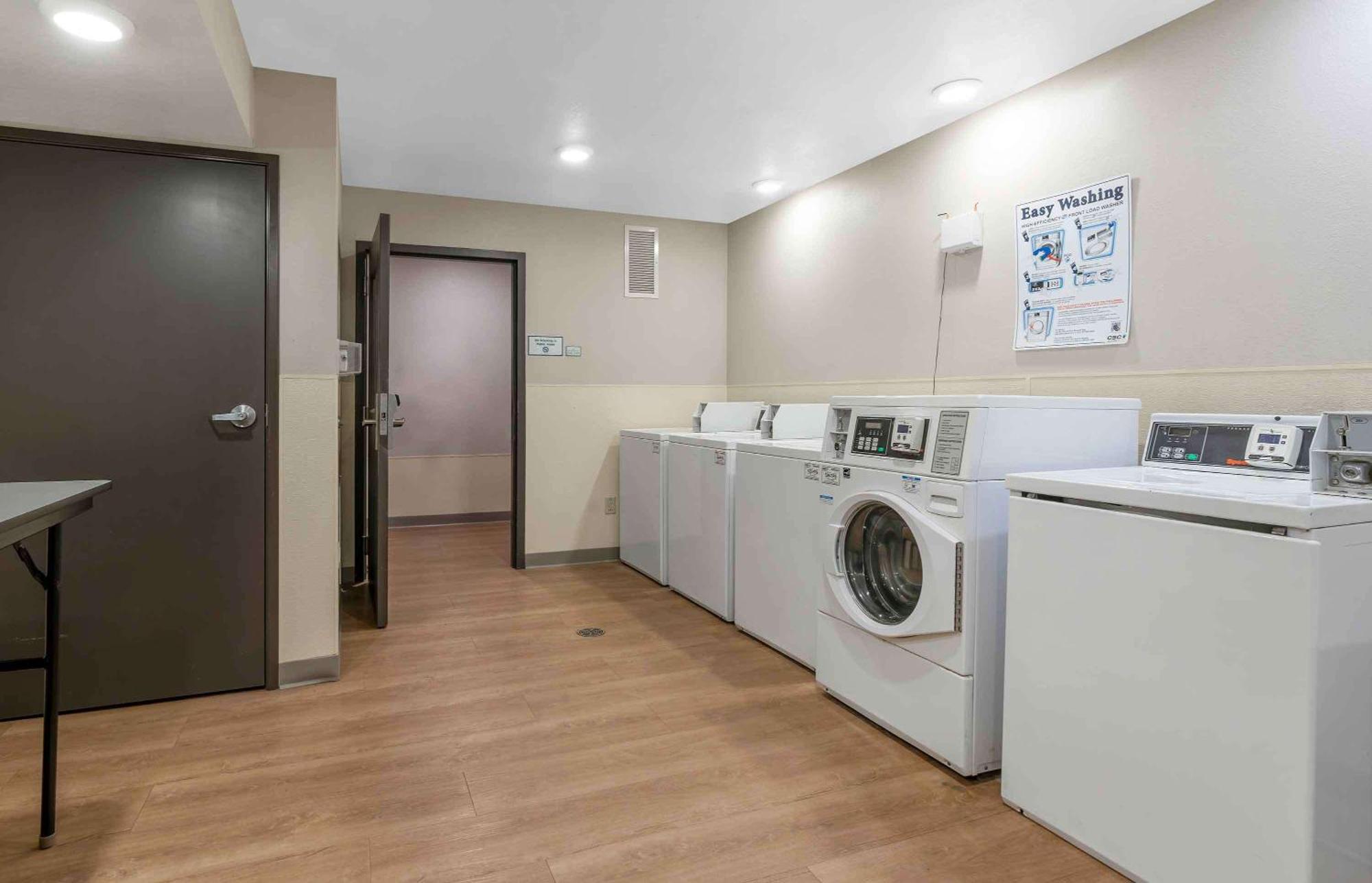 Extended Stay America Select Suites - Louisville - Airport Dış mekan fotoğraf