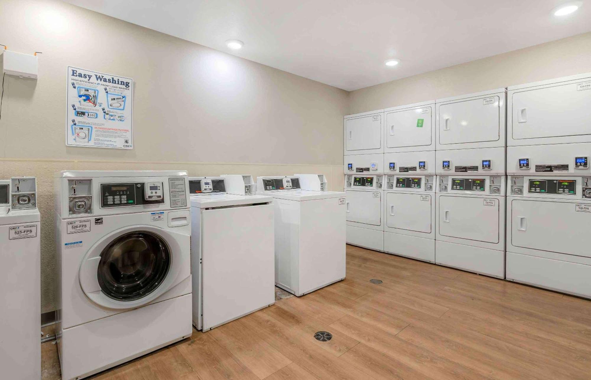 Extended Stay America Select Suites - Louisville - Airport Dış mekan fotoğraf