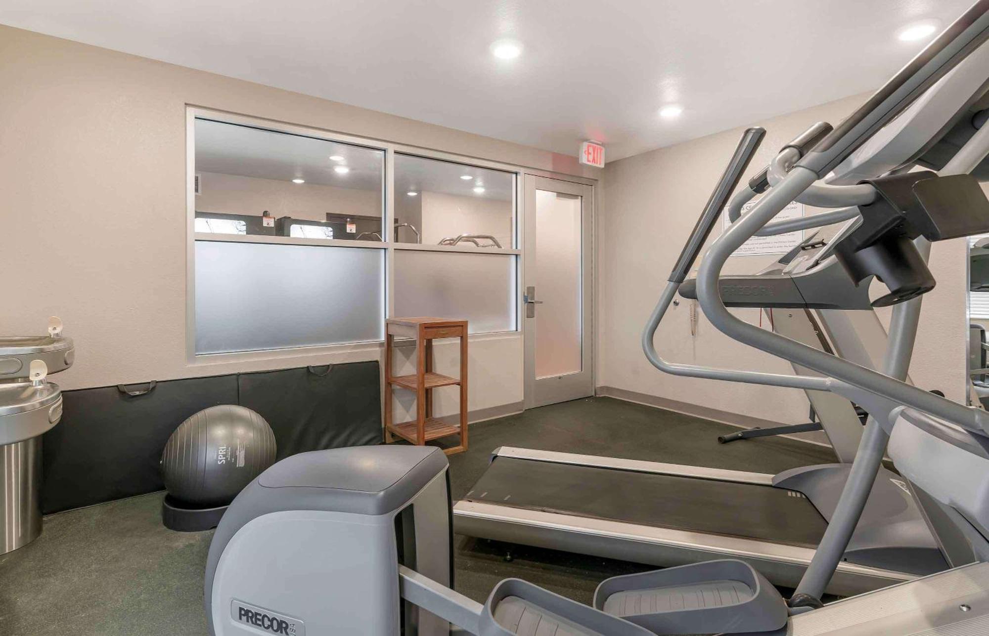 Extended Stay America Select Suites - Louisville - Airport Dış mekan fotoğraf